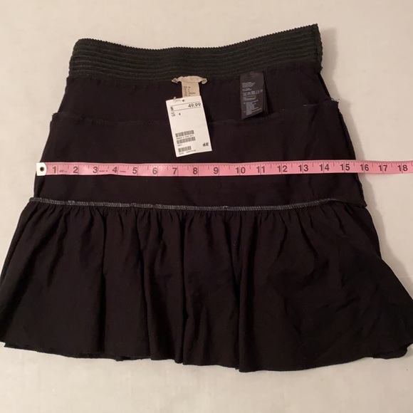 H&M black tiered ruffled skirt - Picture 7 of 8